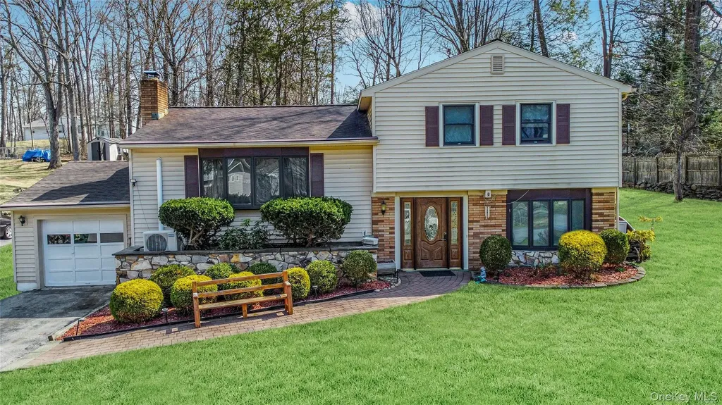 10 Horizon Hill Drive Poughkeepsie NY 12603