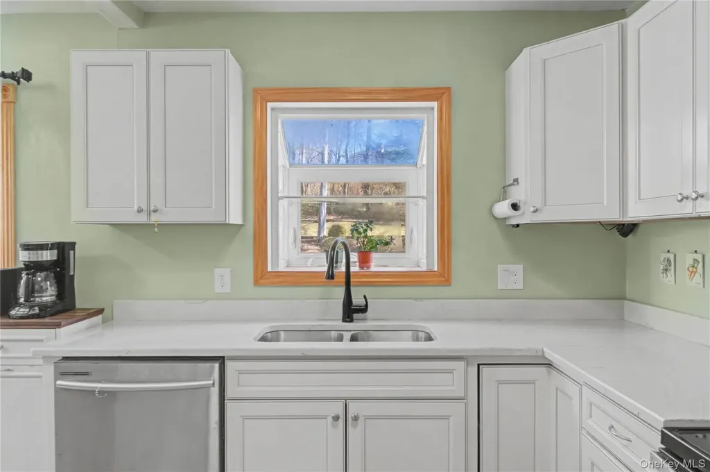 10 Horizon Hill Drive Poughkeepsie NY 12603