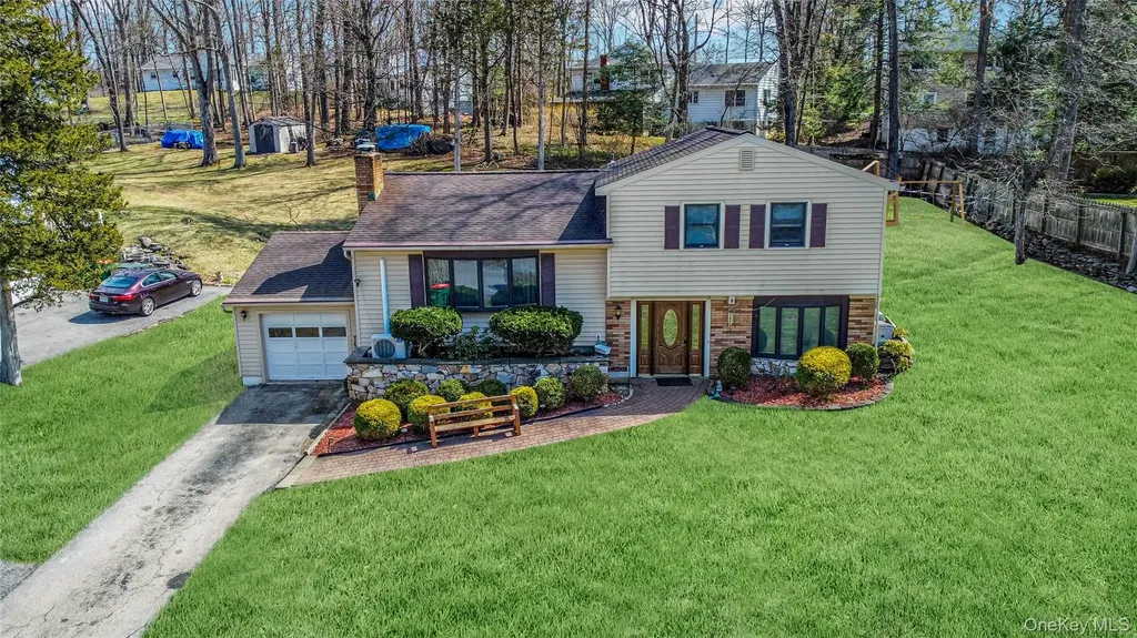 10 Horizon Hill Drive Poughkeepsie NY 12603