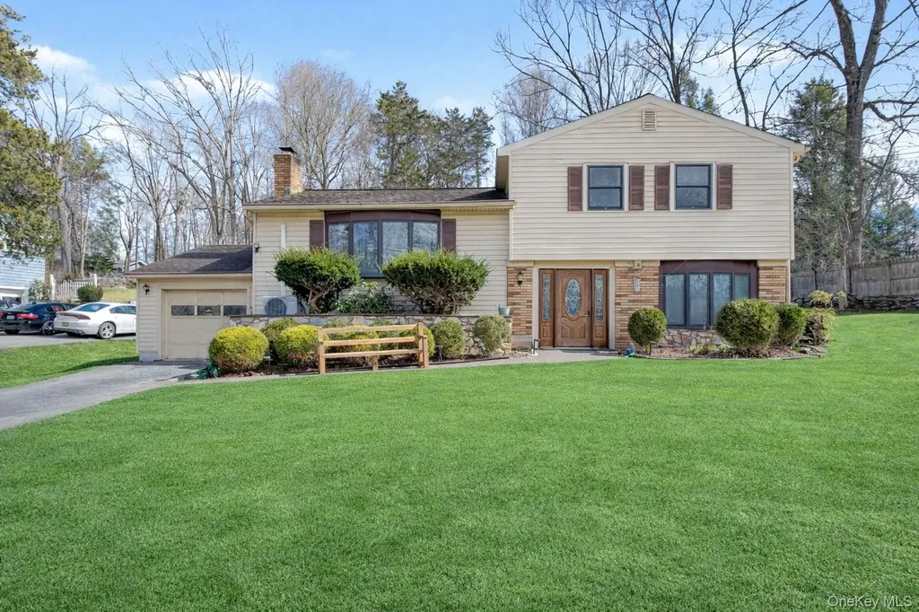 10 Horizon Hill Drive Poughkeepsie NY 12603