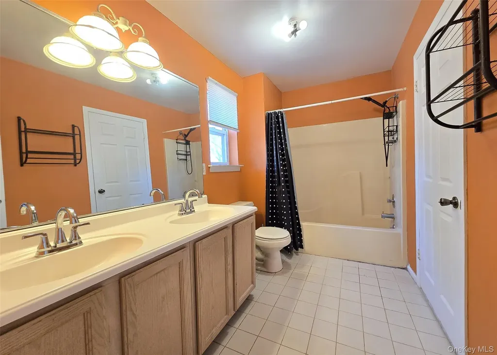 23 Shamrock Lane Centereach NY 11720