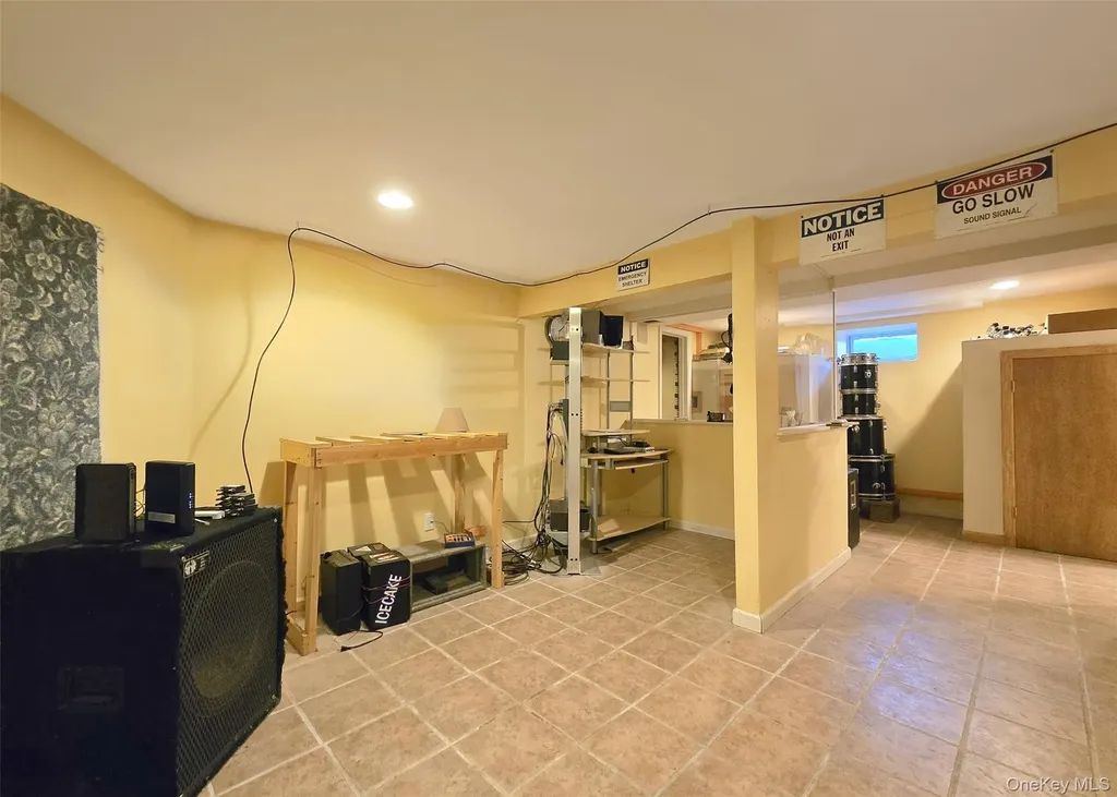 23 Shamrock Lane Centereach NY 11720