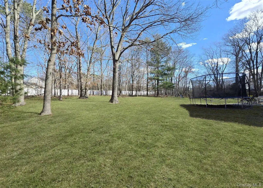 23 Shamrock Lane Centereach NY 11720