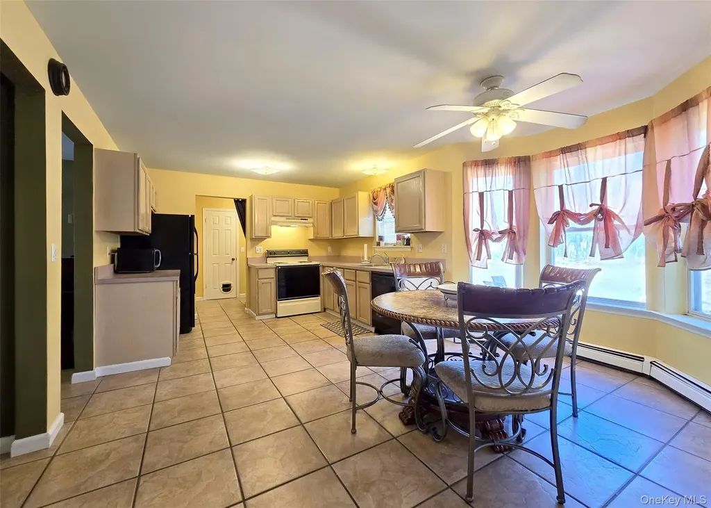 23 Shamrock Lane Centereach NY 11720