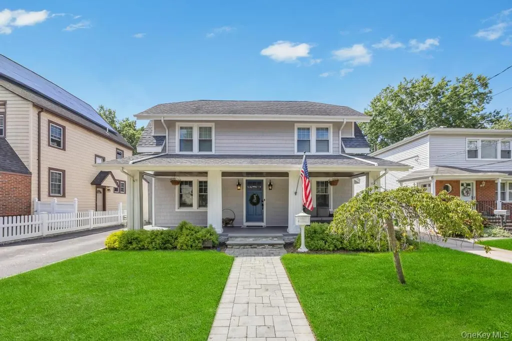 14 Lenox Avenue Lynbrook NY 11563