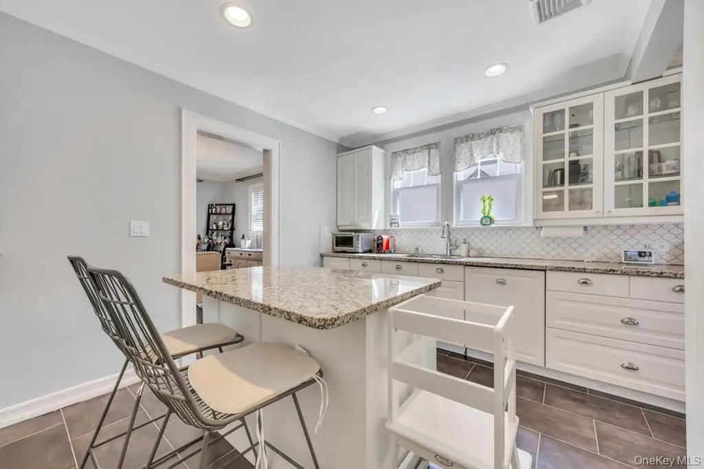 14 Lenox Avenue Lynbrook NY 11563