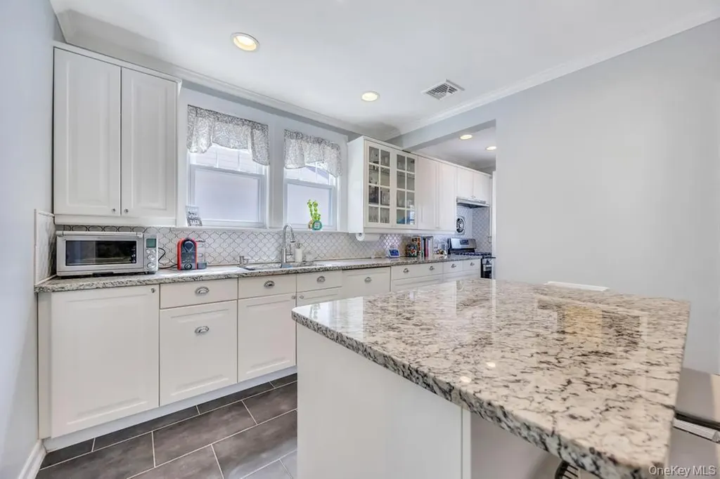 14 Lenox Avenue Lynbrook NY 11563