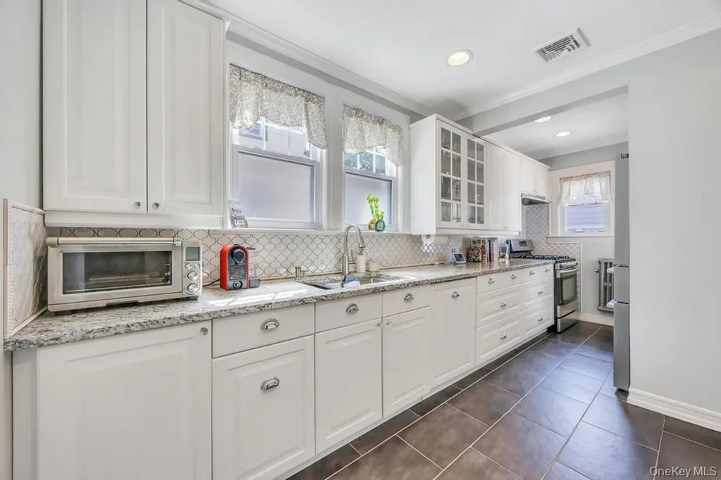 14 Lenox Avenue Lynbrook NY 11563
