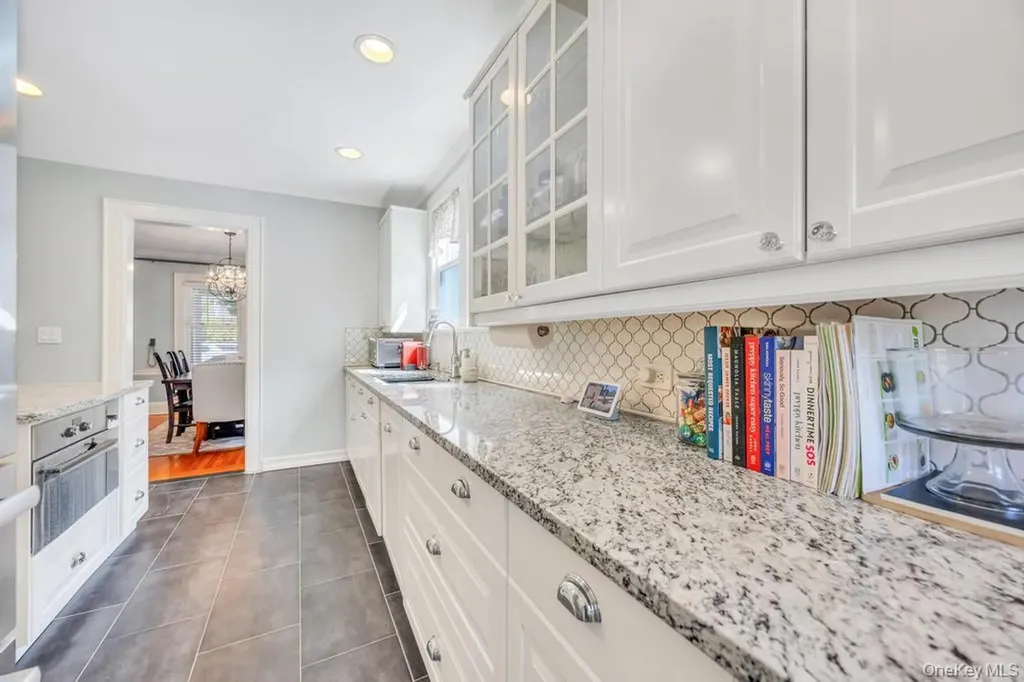 14 Lenox Avenue Lynbrook NY 11563