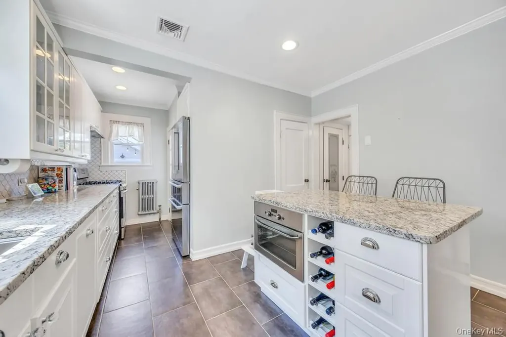 14 Lenox Avenue Lynbrook NY 11563