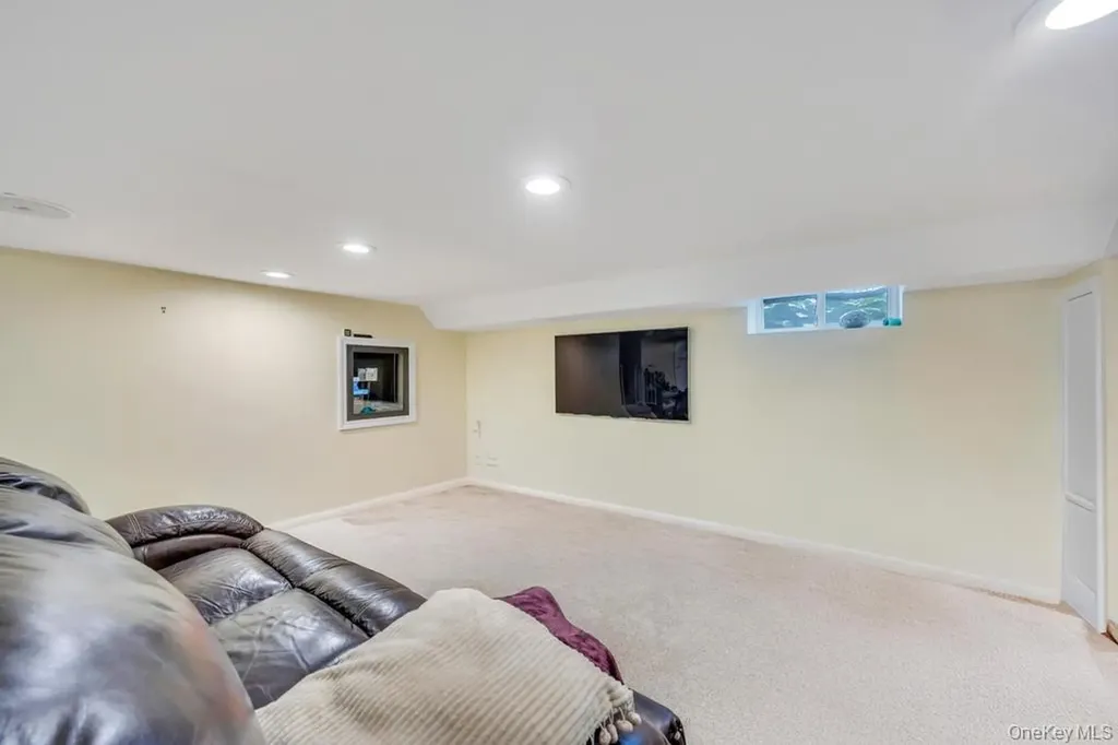 14 Lenox Avenue Lynbrook NY 11563