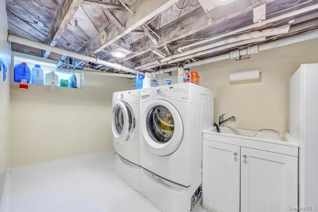 14 Lenox Avenue Lynbrook NY 11563