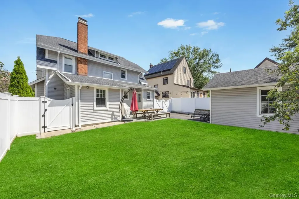 14 Lenox Avenue Lynbrook NY 11563