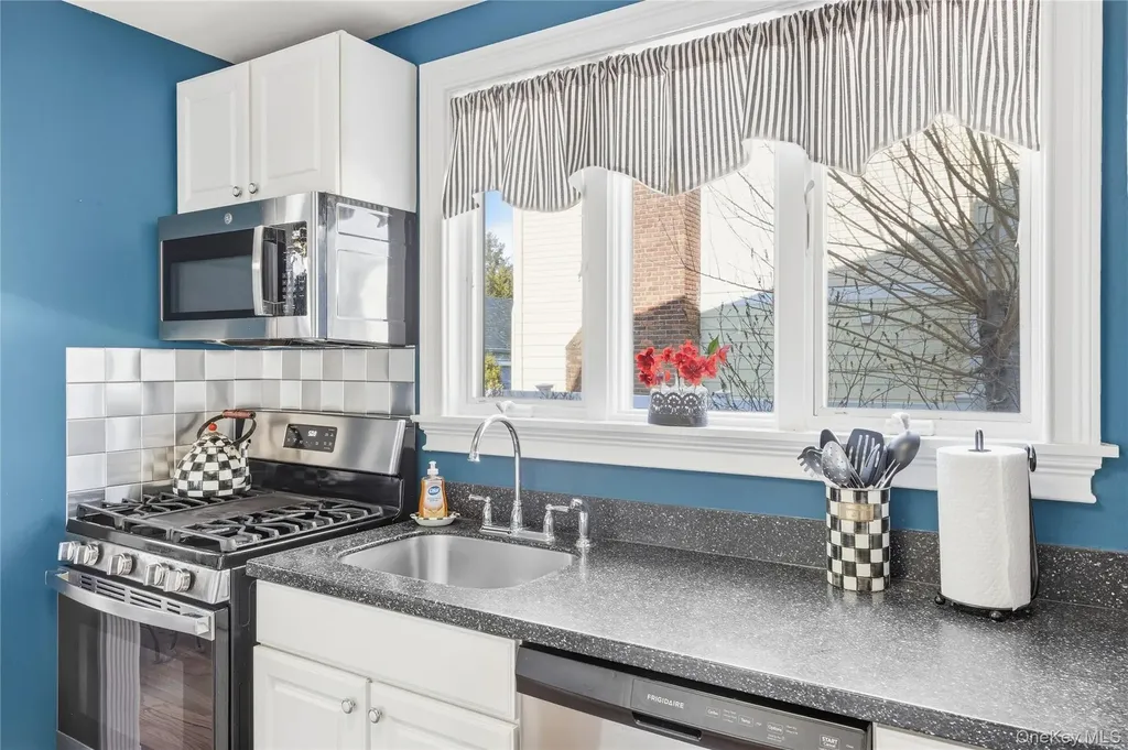 3539 Park Avenue Wantagh NY 11793