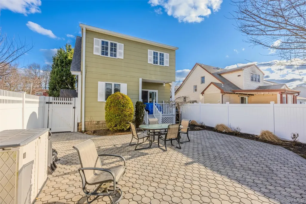 3539 Park Avenue Wantagh NY 11793