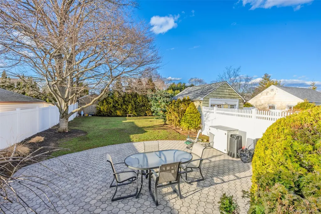 3539 Park Avenue Wantagh NY 11793