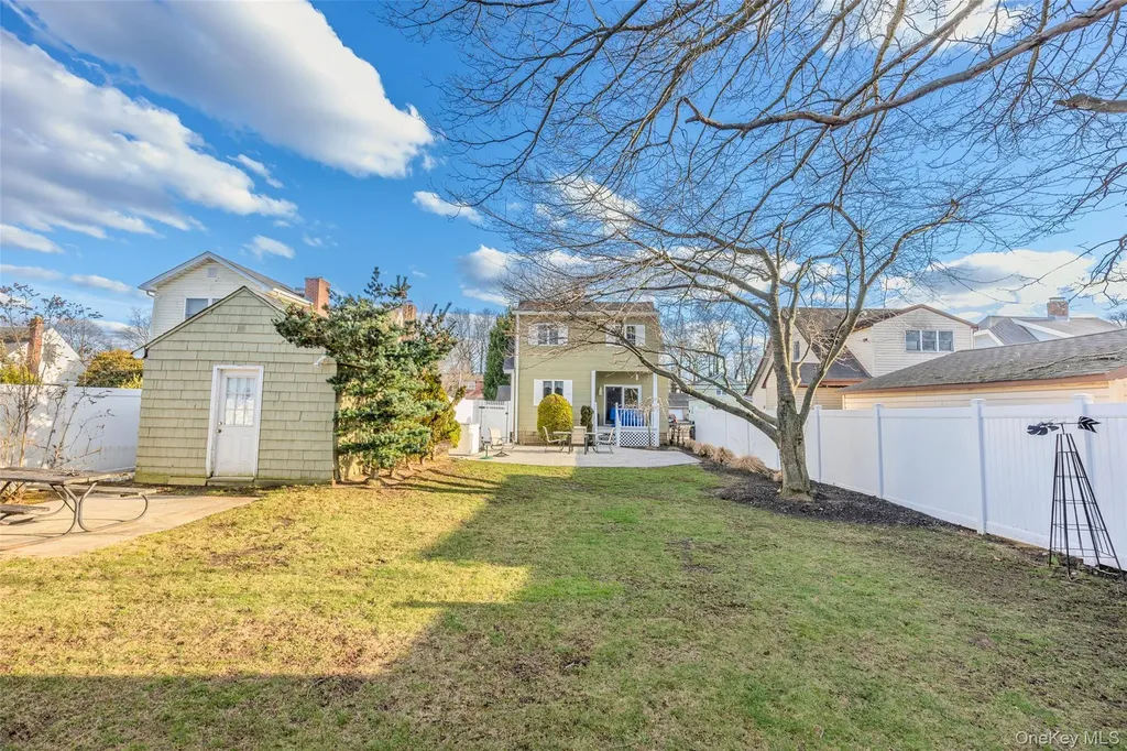 3539 Park Avenue Wantagh NY 11793