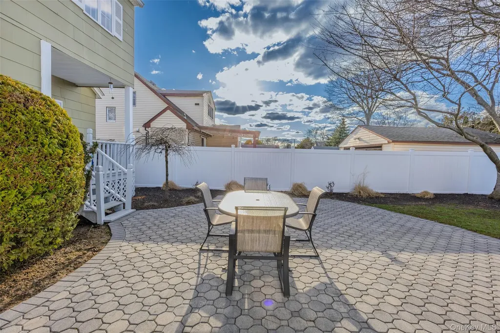 3539 Park Avenue Wantagh NY 11793