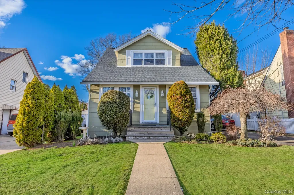 3539 Park Avenue Wantagh NY 11793