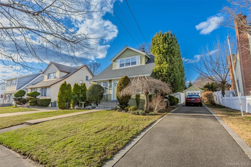 3539 Park Avenue Wantagh NY 11793