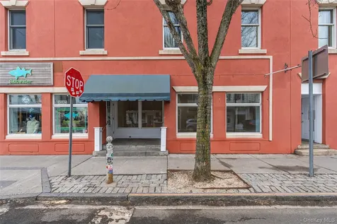 123-125 Main Street Greenport NY 11944
