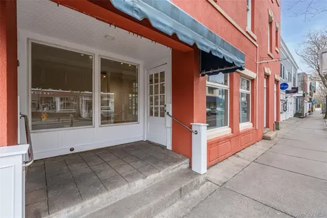 123-125 Main Street Greenport NY 11944