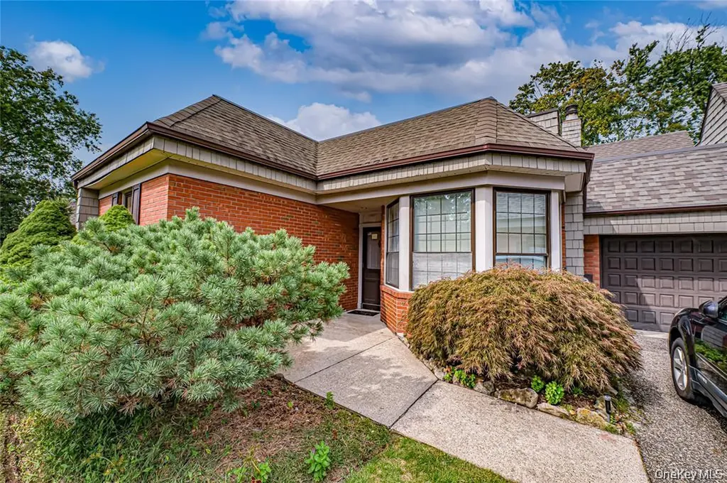 52 Admirals Drive E Bay Shore NY 11706