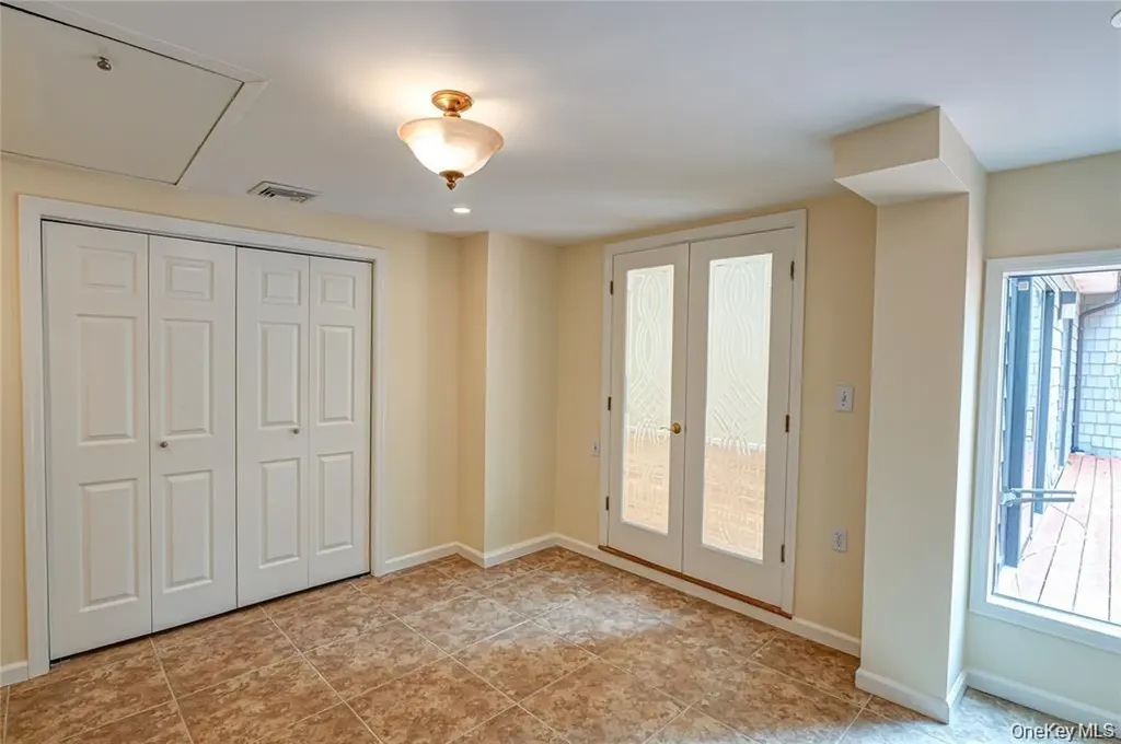 52 Admirals Drive E Bay Shore NY 11706