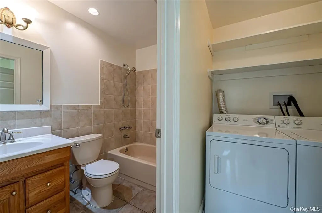 52 Admirals Drive E Bay Shore NY 11706