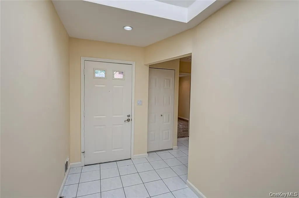 52 Admirals Drive E Bay Shore NY 11706