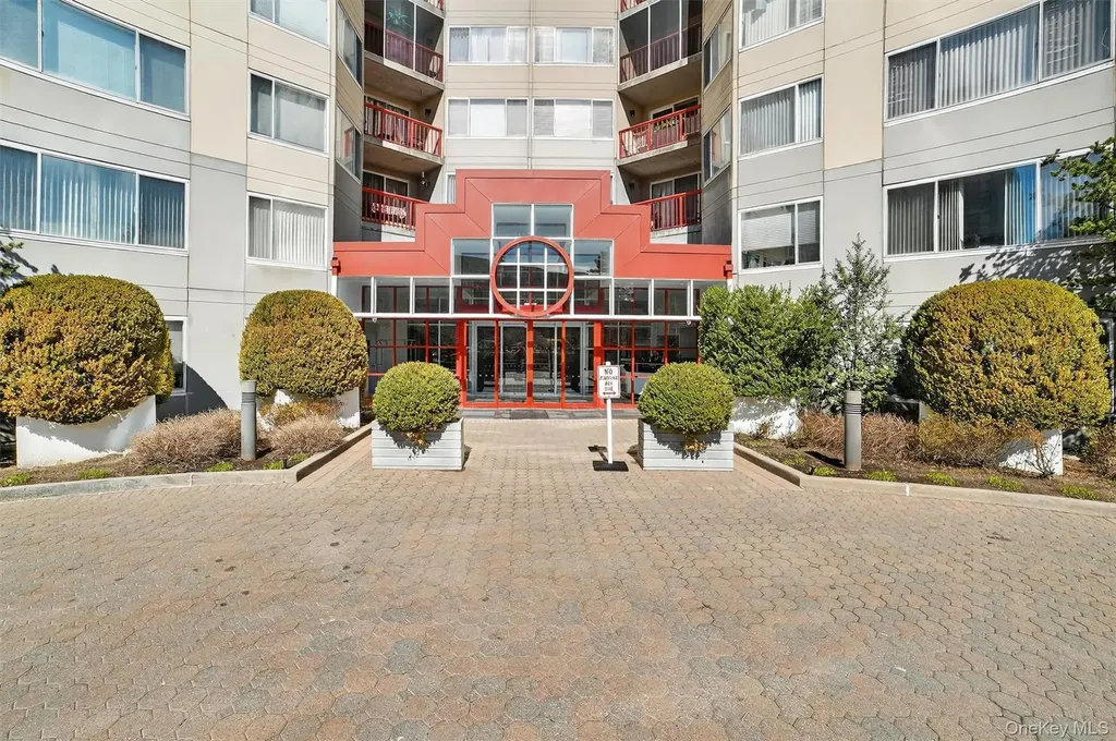 10 Stewart Place White Plains NY 10603
