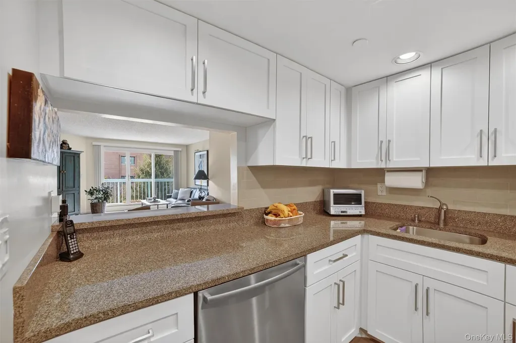 10 Stewart Place White Plains NY 10603