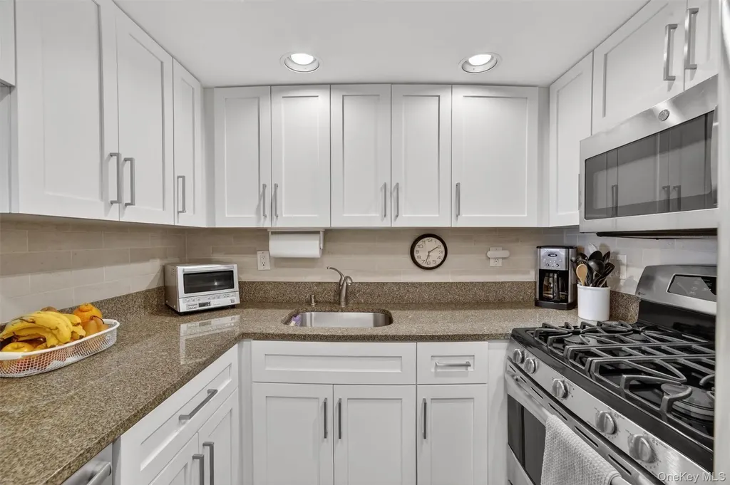 10 Stewart Place White Plains NY 10603