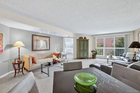 10 Stewart Place White Plains NY 10603
