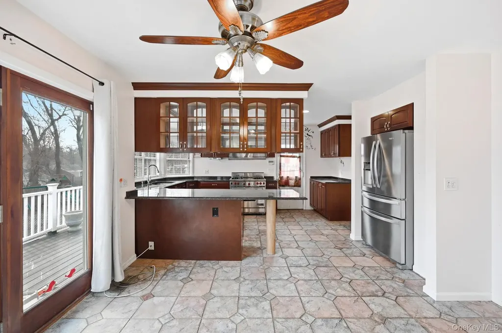 186 Violet Avenue Poughkeepsie NY 12601