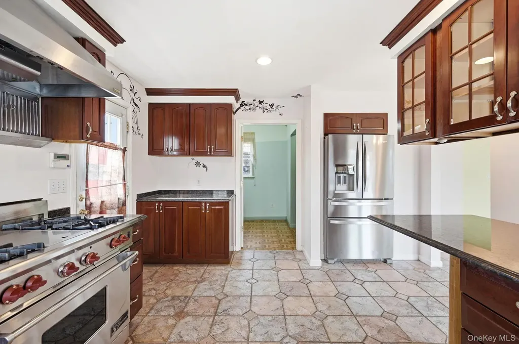 186 Violet Avenue Poughkeepsie NY 12601