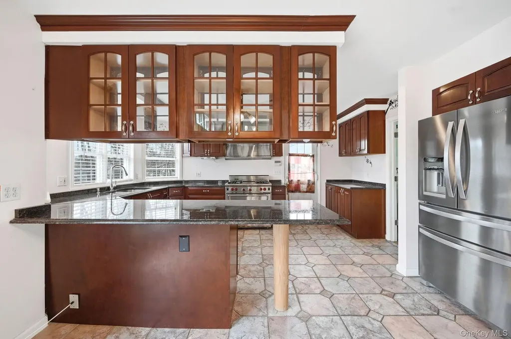 186 Violet Avenue Poughkeepsie NY 12601