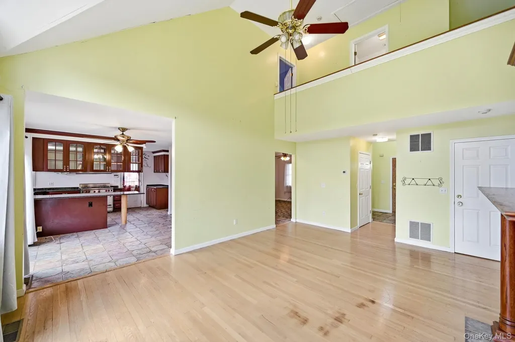 186 Violet Avenue Poughkeepsie NY 12601