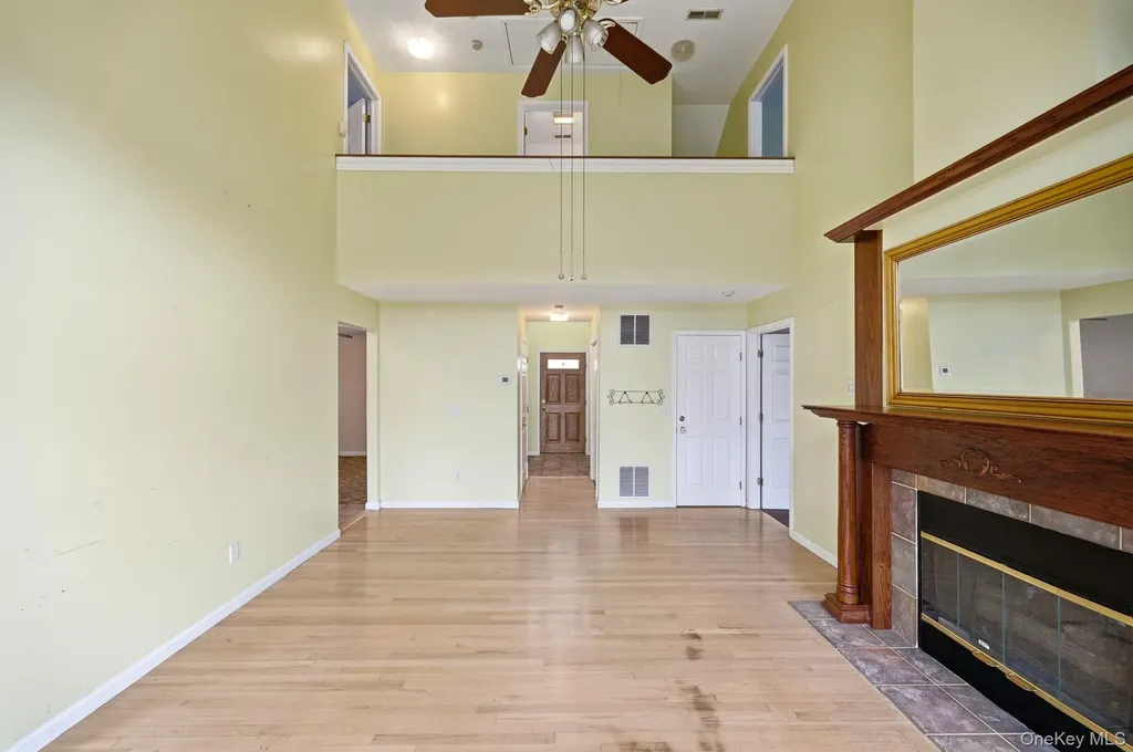 186 Violet Avenue Poughkeepsie NY 12601