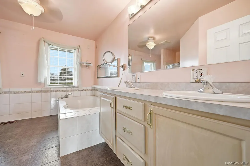 186 Violet Avenue Poughkeepsie NY 12601