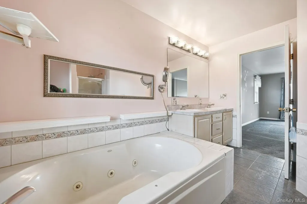 186 Violet Avenue Poughkeepsie NY 12601