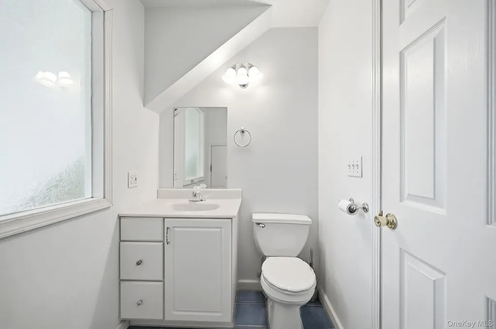 186 Violet Avenue Poughkeepsie NY 12601