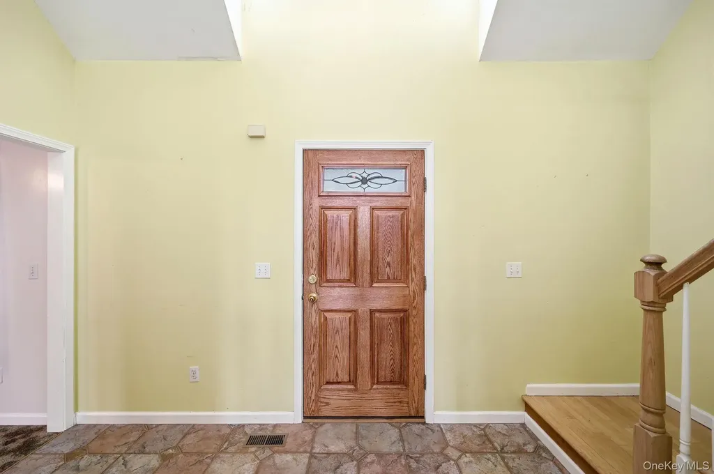 186 Violet Avenue Poughkeepsie NY 12601