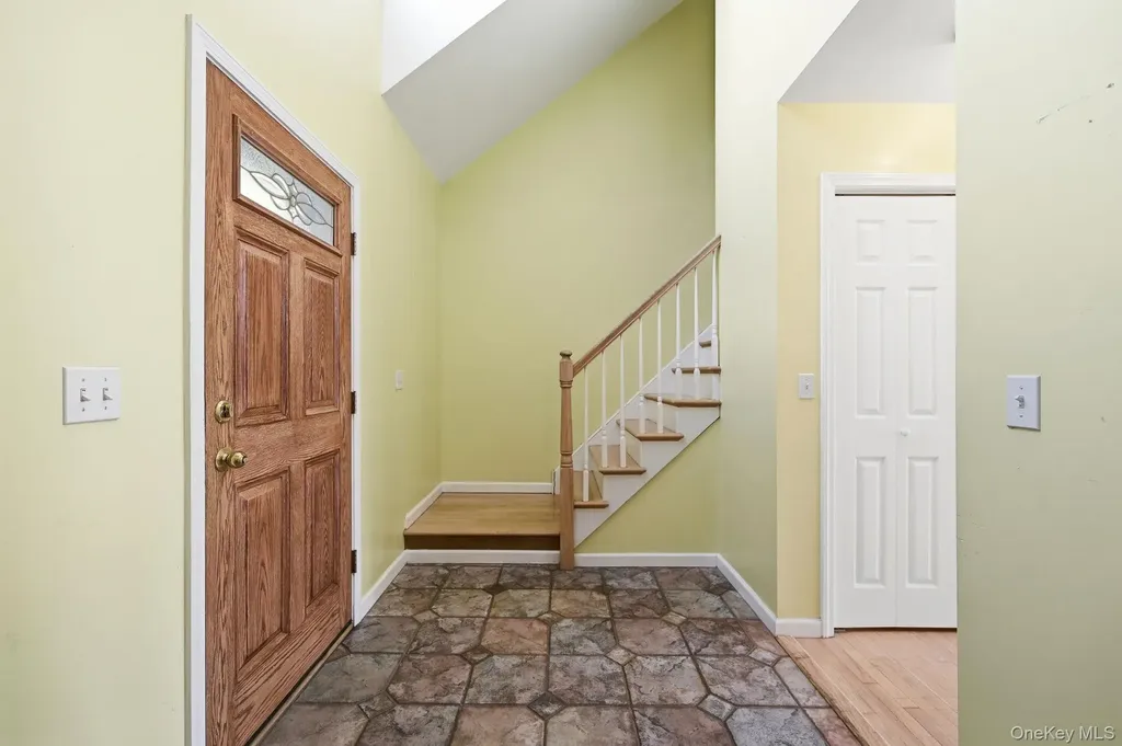 186 Violet Avenue Poughkeepsie NY 12601