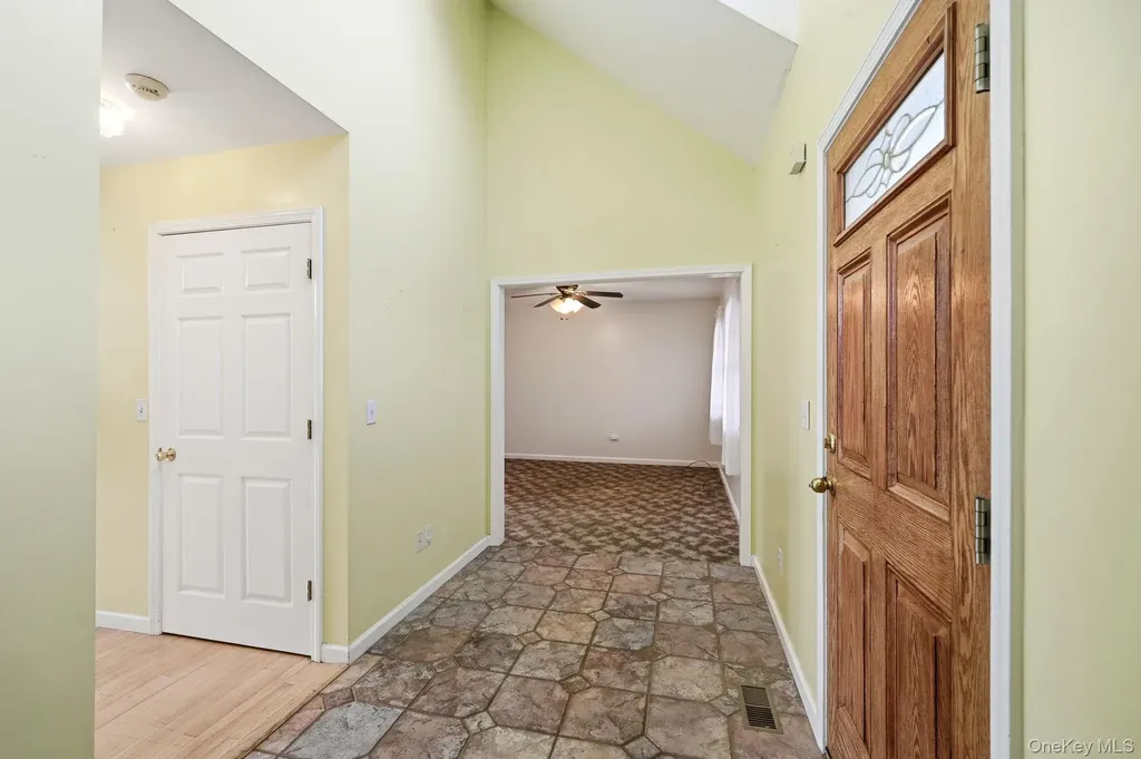 186 Violet Avenue Poughkeepsie NY 12601