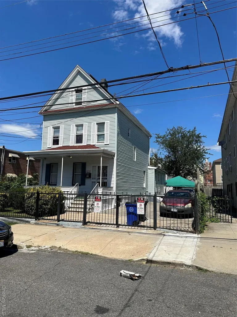 811 E 219th Street Bronx NY 10467