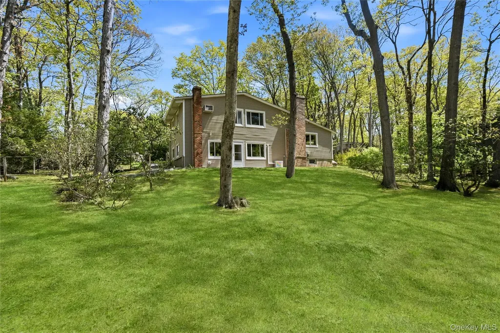6 Split Oak Drive East Norwich NY 11732