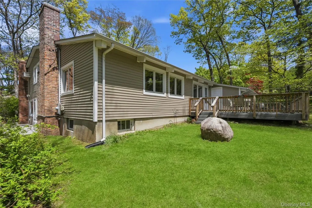 6 Split Oak Drive East Norwich NY 11732