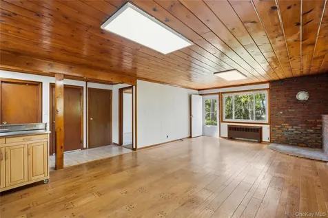 6 Split Oak Drive East Norwich NY 11732