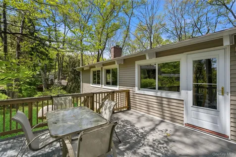 6 Split Oak Drive East Norwich NY 11732